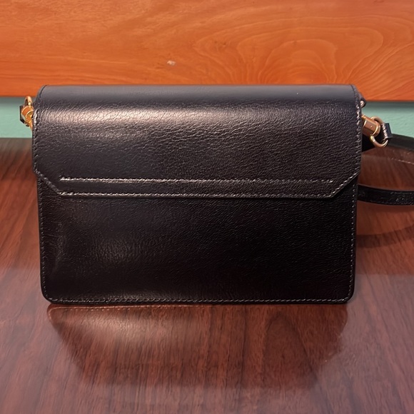 Givenchy GV3 - Picture 2 of 4